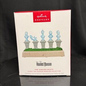 Hallmark Keepsake Haunted Mansion Singing Busts Ornament - NIB